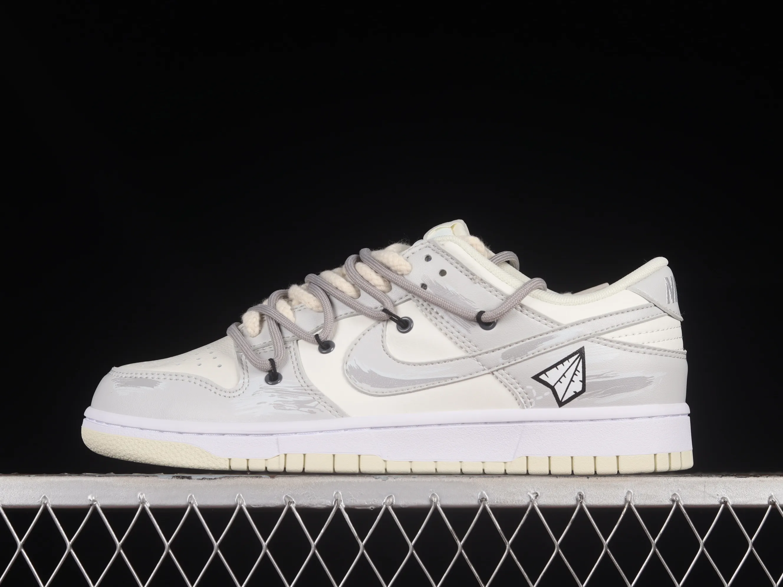 All Categories Nk SB Dunk Series Nk SB Dunk Low Low-top Sneakers Nk Dunk Low Retro "Coconut Milk" Vibe Wind Distressed Paper Plane Travel Graffiti Customized Deconstructed Strap Casual Sneakers DJ6188-100
